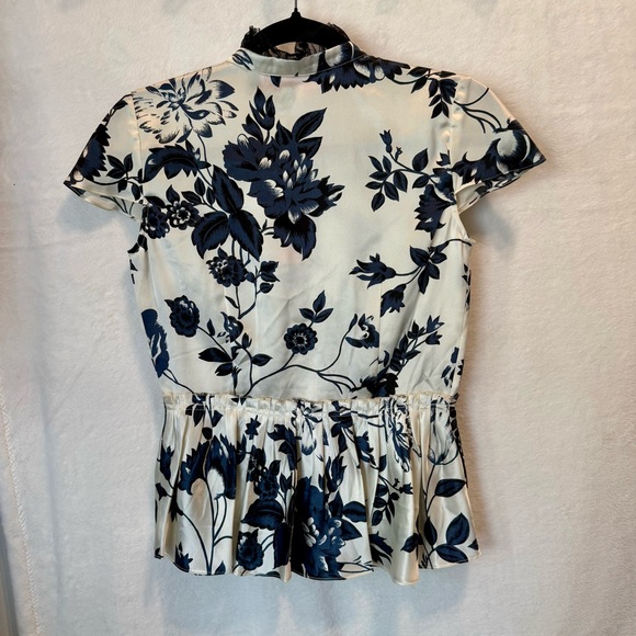 Cynthia Steffe V-Neck Peplum Blouse Navy Ivory Floral Ruffle 100% Silk - Picture 2 of 6